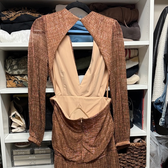 Gianni Bini Hazel Metallic Chiffon V-Neck Long Sleeve Cut Out Dress - Picture 4 of 8